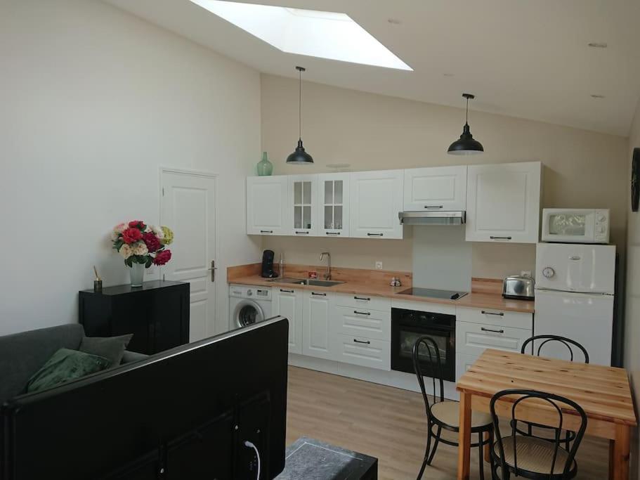 Maison Au Pied Des Pyrenees เลอบูลู ภายนอก รูปภาพ